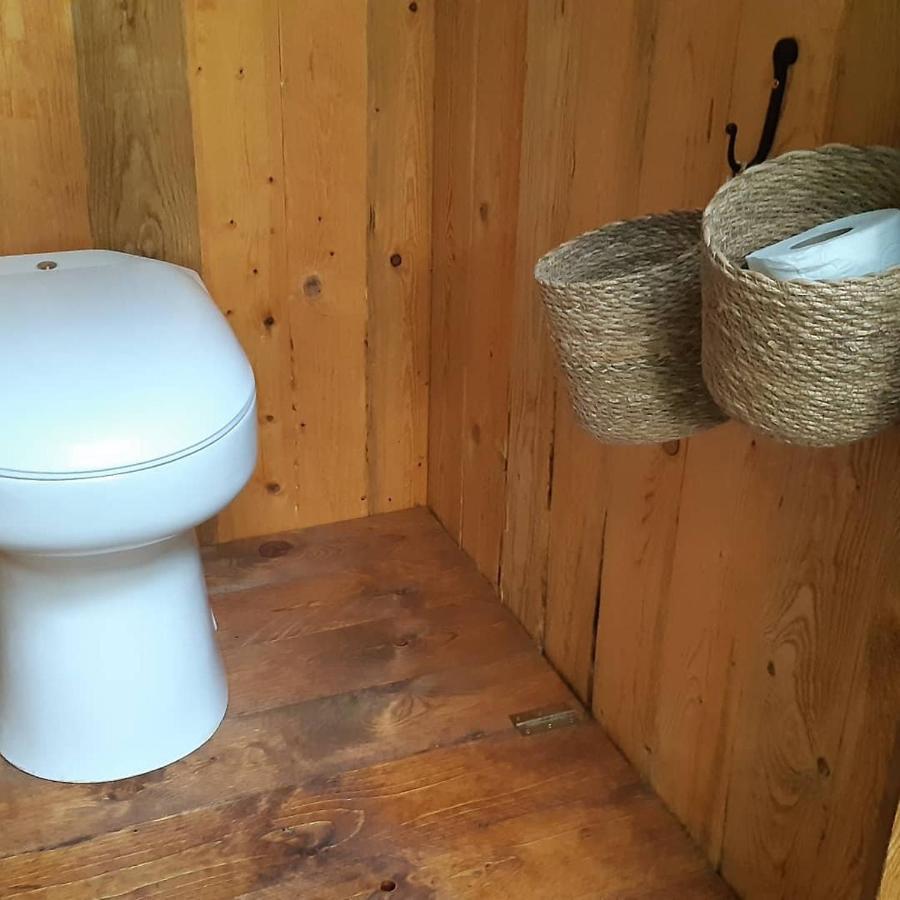 Glamping v Sadu Hotel Sadská Buitenkant foto