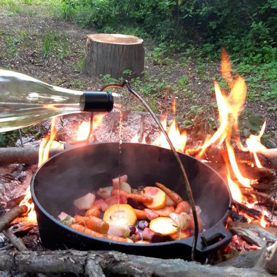 Glamping v Sadu Hotel Sadská Buitenkant foto
