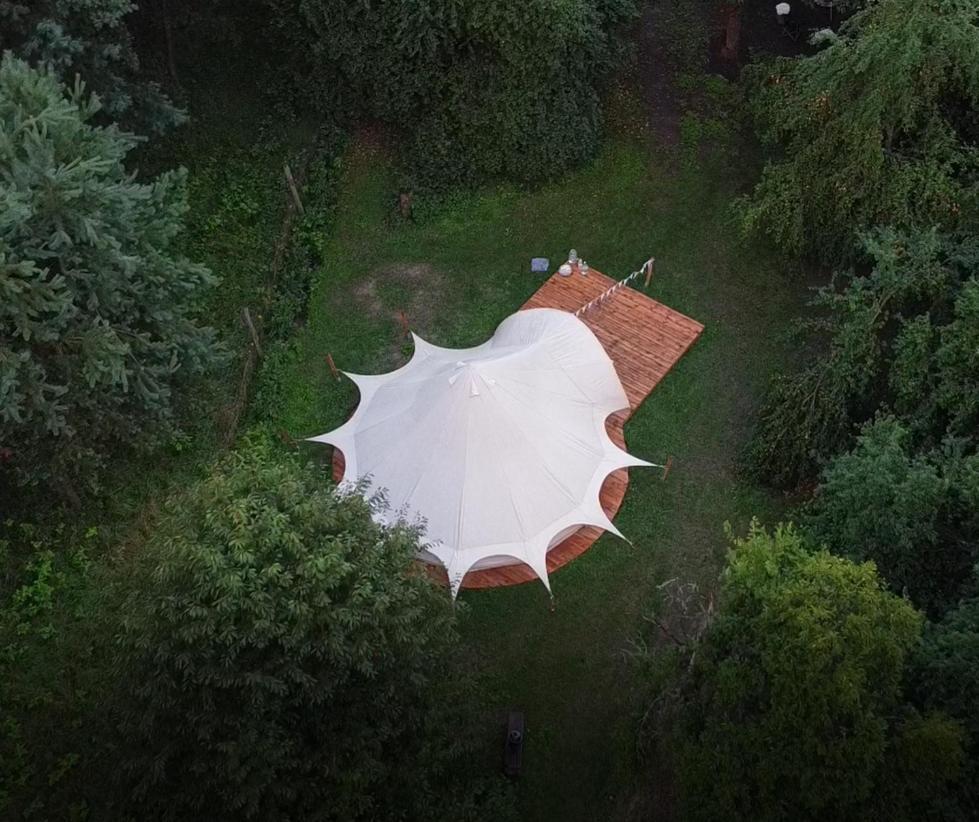 Glamping v Sadu Hotel Sadská Buitenkant foto